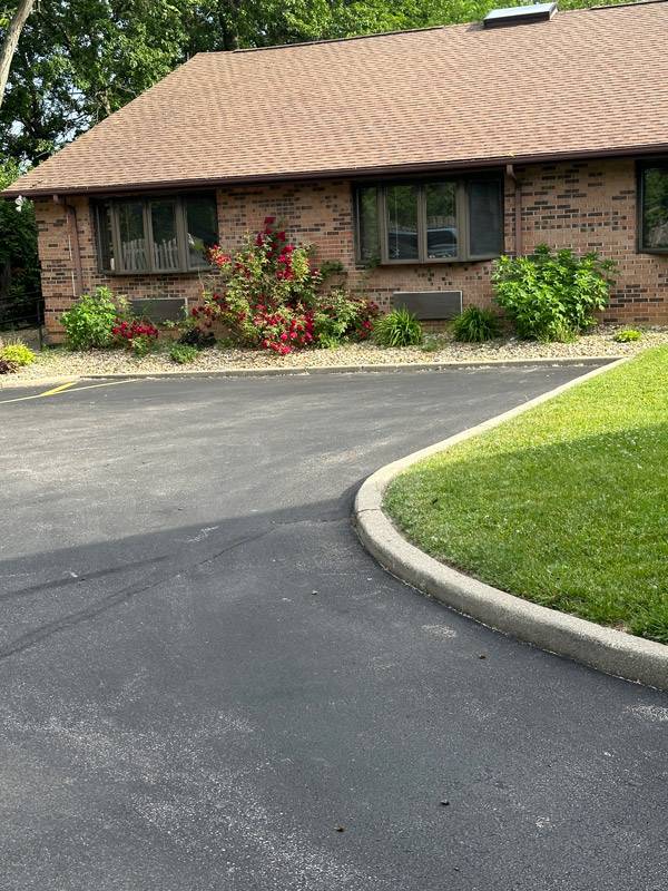 An exterior shot of the WLC Imboden Creek Seniors facility, from the Imboden Creek Gallery.