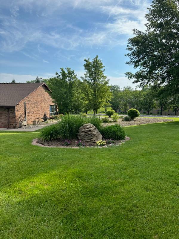 An exterior shot of the WLC Imboden Creek Seniors facility, from the Imboden Creek Gallery.